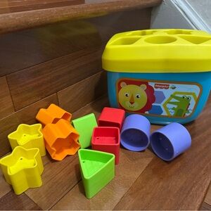 Fisher-Price Colorful Shape Sorter